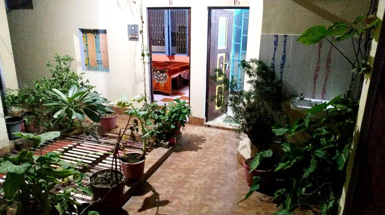 Tiwari Palace Modern Vision Guest House Варанаси Екстериор снимка